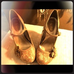 Vintage inspired Heel